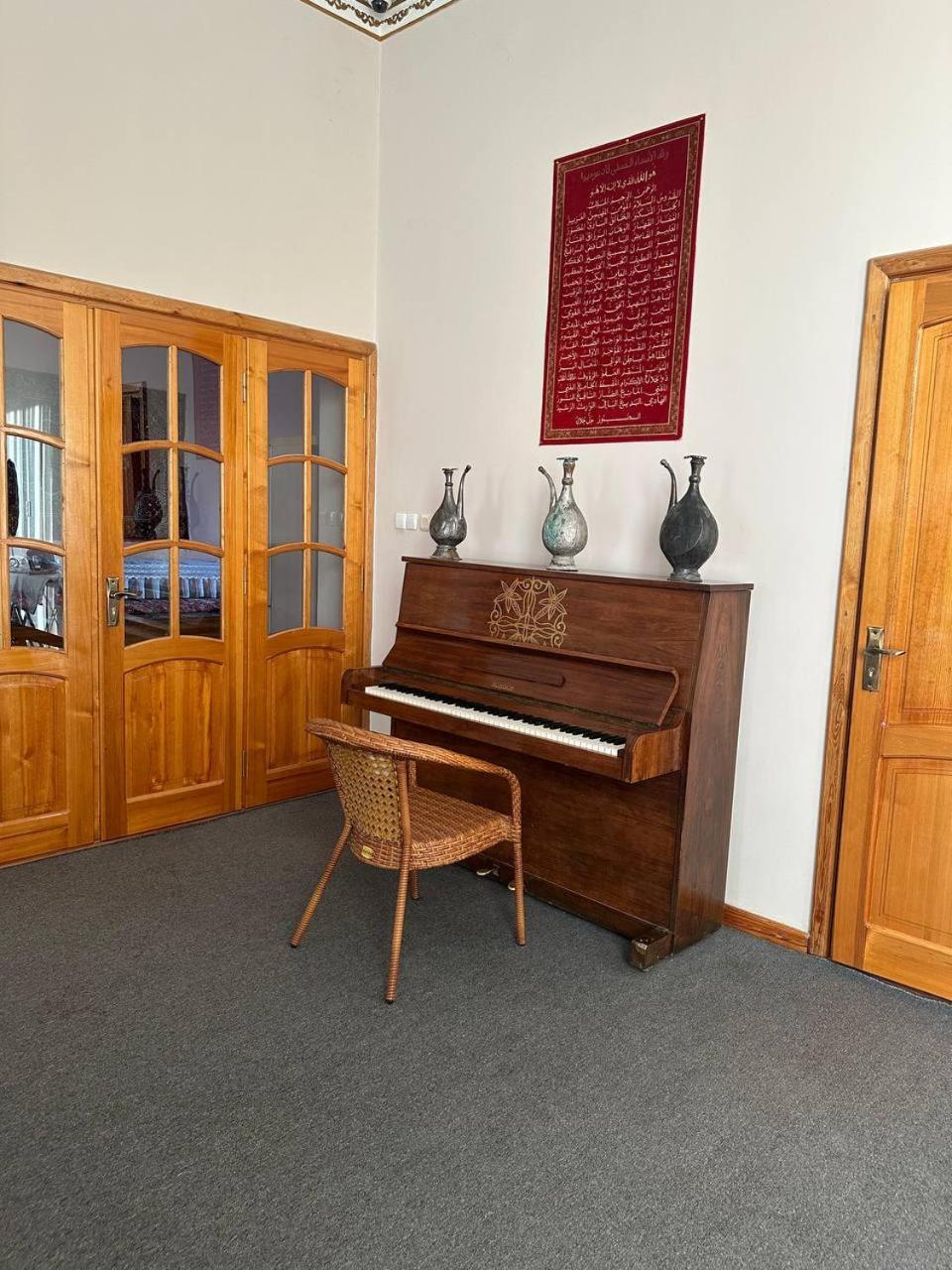 Shukrona Guest House Бухара Екстер'єр фото